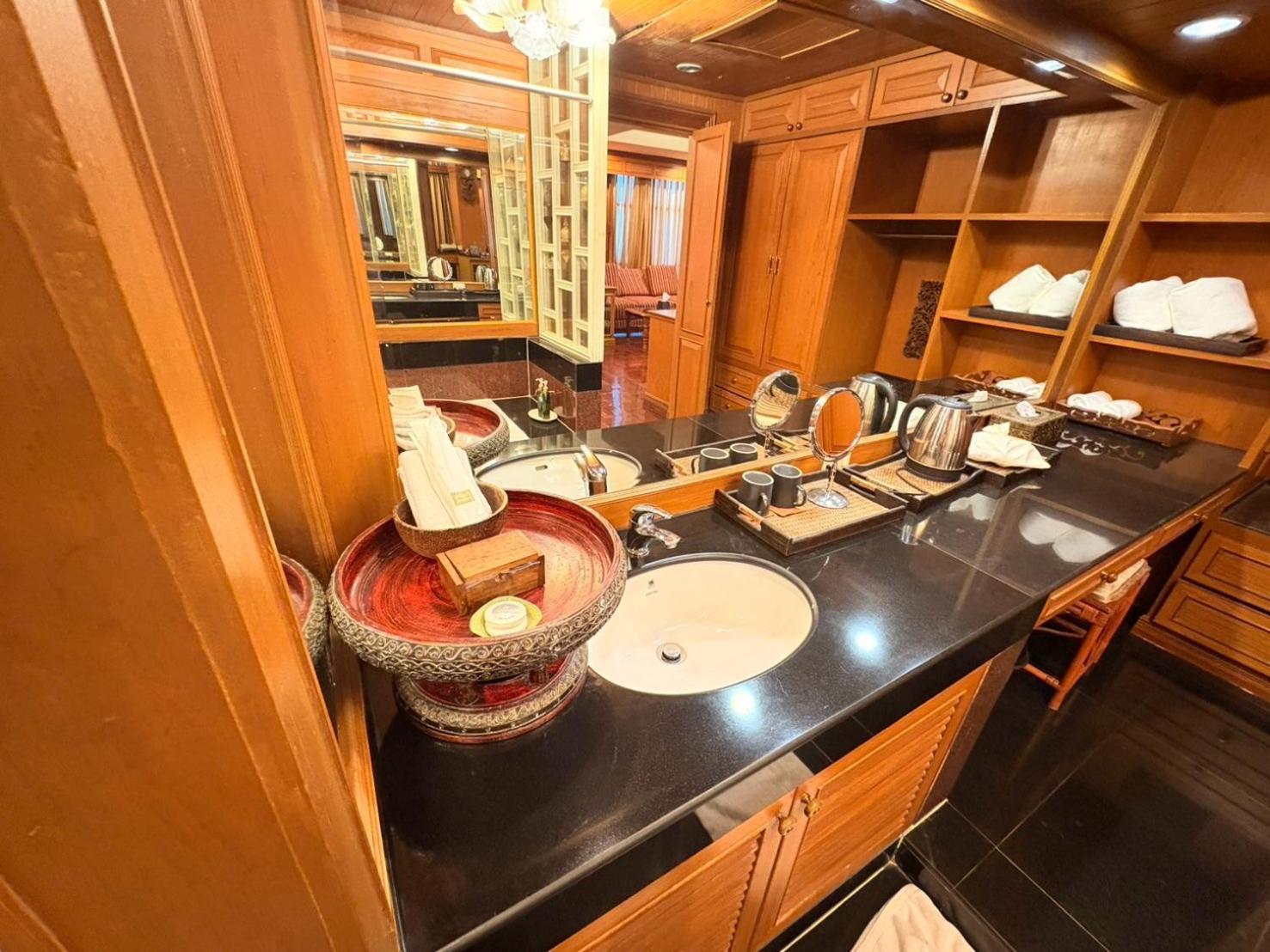 Taksilahotel Maha Sarakham Ngoại thất bức ảnh
